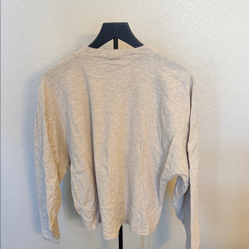 Aerie Casual Cream Women's T-Shirt - Picture 4 of 12